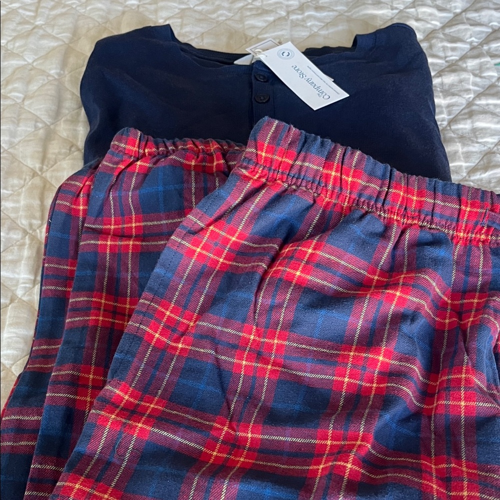 Men’s The Company Store Pajama Set.